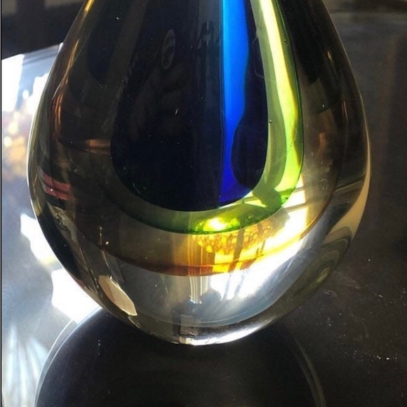 One glass teardrop/droplet centerpiece - Picture 3 of 4